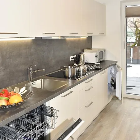 Antonia * Ζέεφελντ