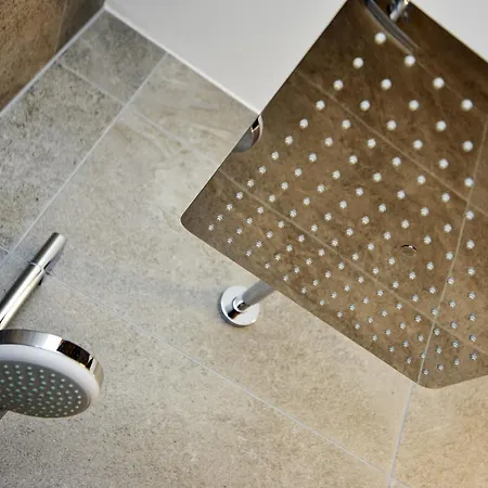 Antonia * Ζέεφελντ